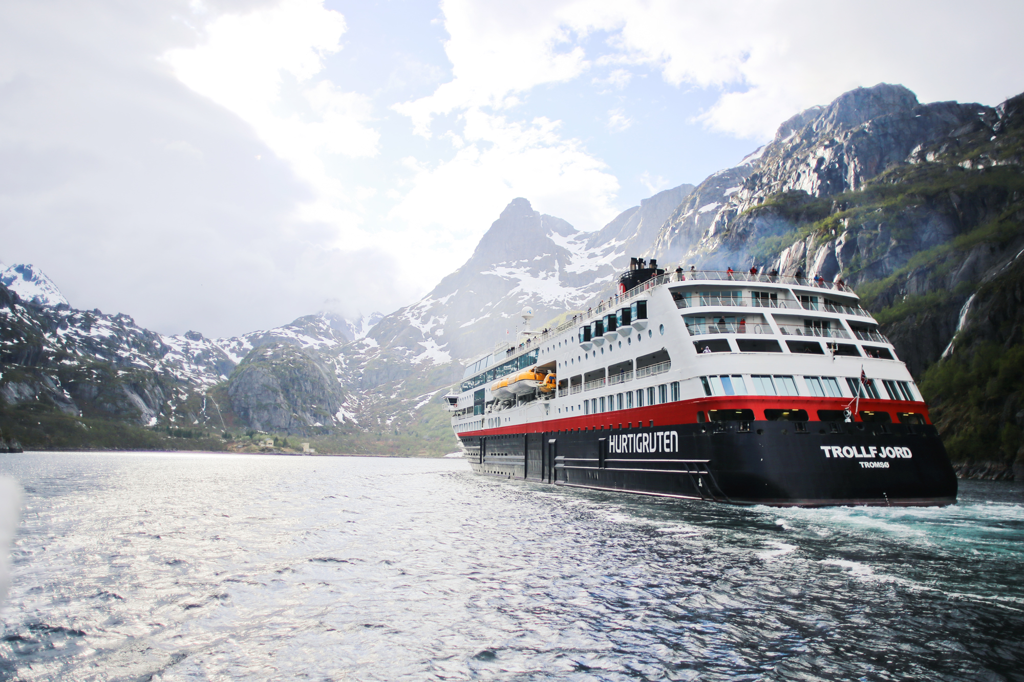 Hurtigruten Unveils New Rewards Scheme for UK Travel Agents