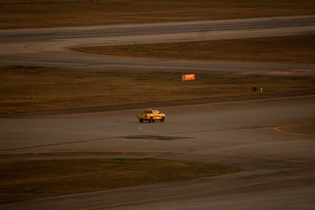 FAA Imposes SFO Parallel Runway Restrictions After Safety Review SFO parallel runway restrictions