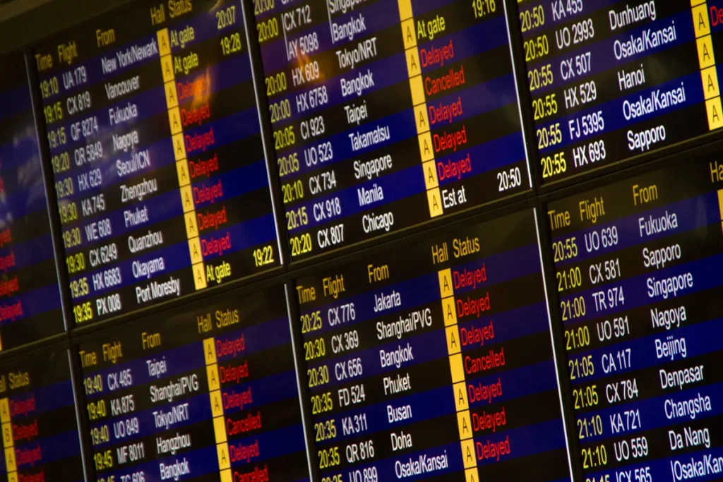 US Flight Cancellations From Thunderstorms Top 1,000 as FAA Issues Ground Stops Across East Coast US flight cancellations thunderstorms