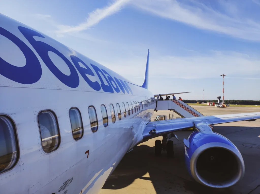 Delta Unaccompanied Minor Embargo Leaves 14-Year-Old Stranded at Boston Logan Delta unaccompanied minor embargo