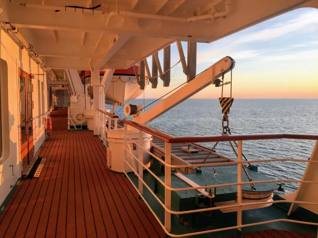 Disney Dream poisoning investigation launched after crew member falls ill in Vigo Disney Dream poisoning investigation