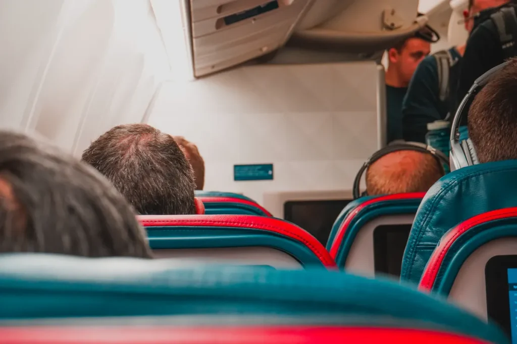 JetBlue Passenger FAA Violation Warning Goes Viral as Commenters Flag Federal Risk JetBlue passenger FAA violation
