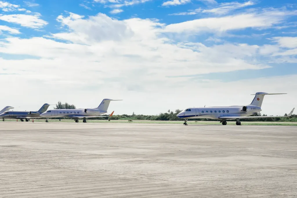 Solairus Clay Lacy acquisition to create world’s largest aircraft management fleet Solairus Clay Lacy acquisition