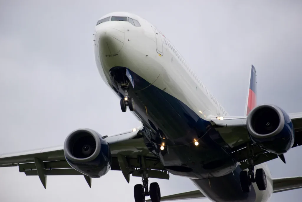 American Eagle Fuel Emergency Triggers Three Go-Arounds Over Kentucky American Eagle fuel emergency